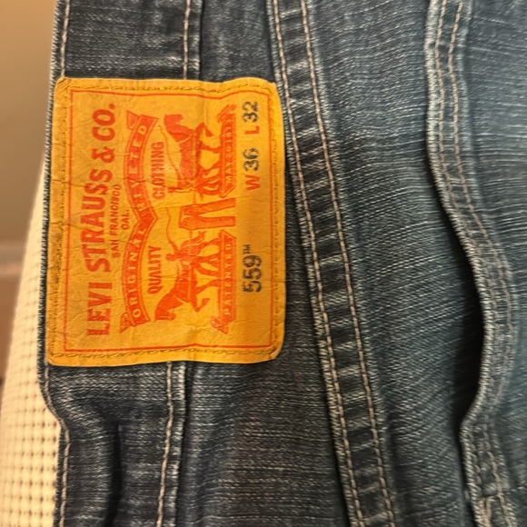 Very nice pair of men’s Levi Strauss jeans size 36X32 - Picture 6 of 8
